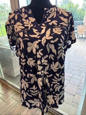 NWT XL Purple & White Floral Zip Pocket Blouse